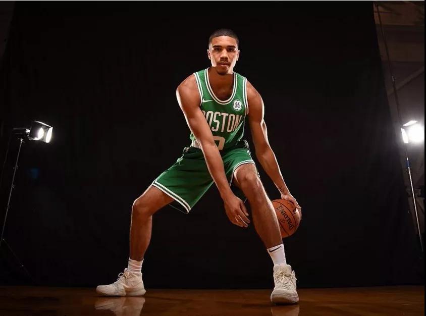 定着比赛走 定着比赛走